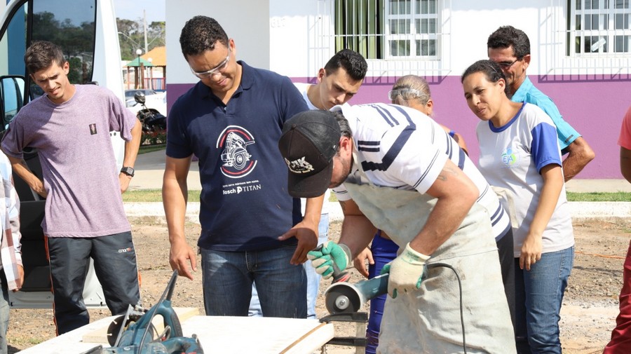 no Projeto Puma II, o armador de ferragens atua na fase de construção civil da obra